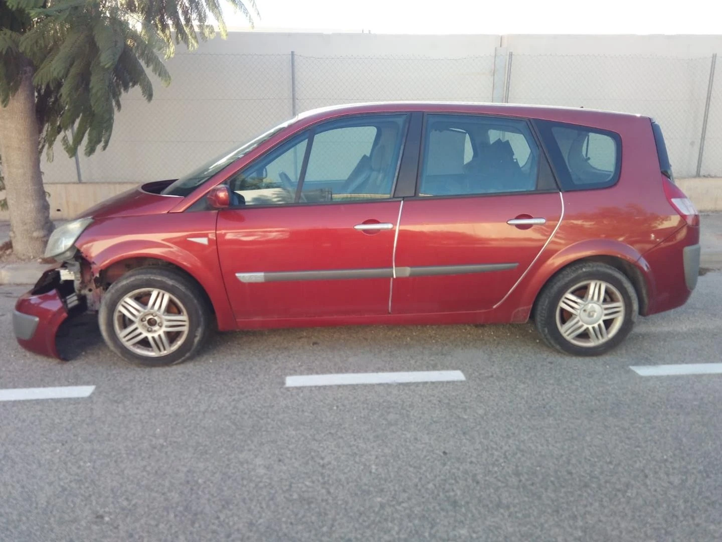 PORTA FRENTE DIREITA RENAULT GRAND SCÉNIC II