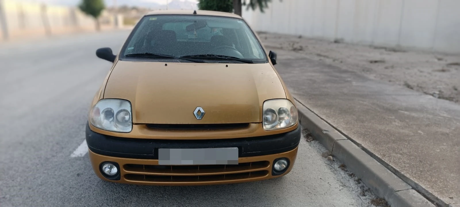 FAROL DE NEVOEIRO ESQUERDO RENAULT CLIO II