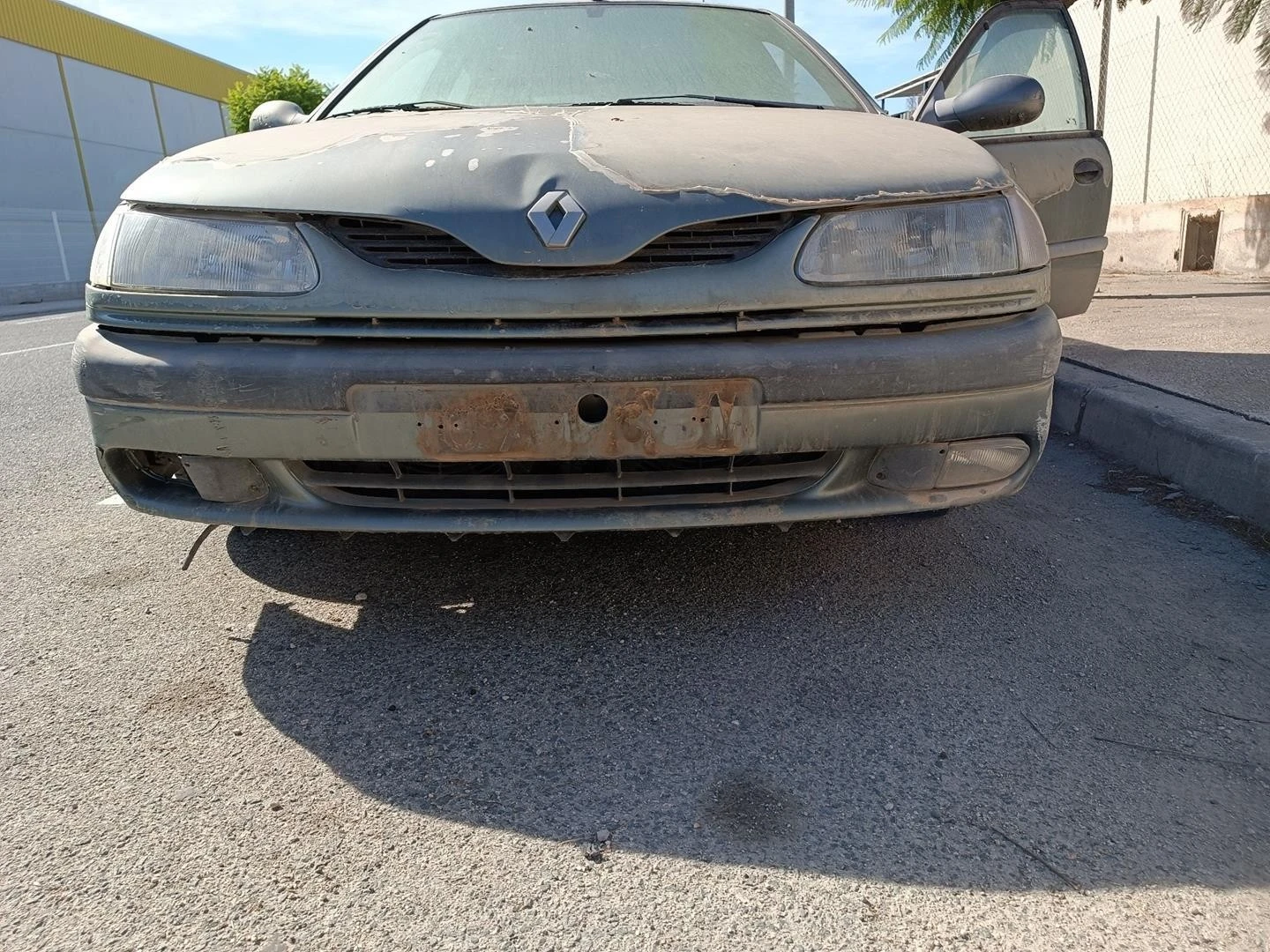 PÁRA-CHOQUES DIANTEIRO RENAULT LAGUNA I