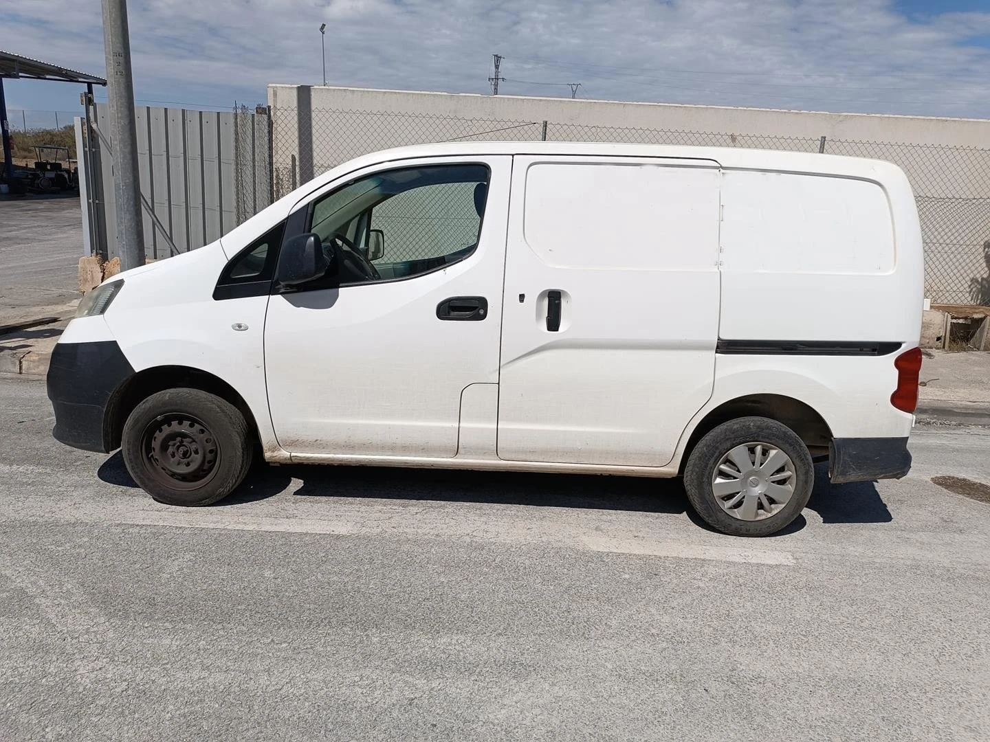 FECHADURA PORTA TRASEIRA ESQUERDA NISSAN NV200 EVALIA AUTOBÚS