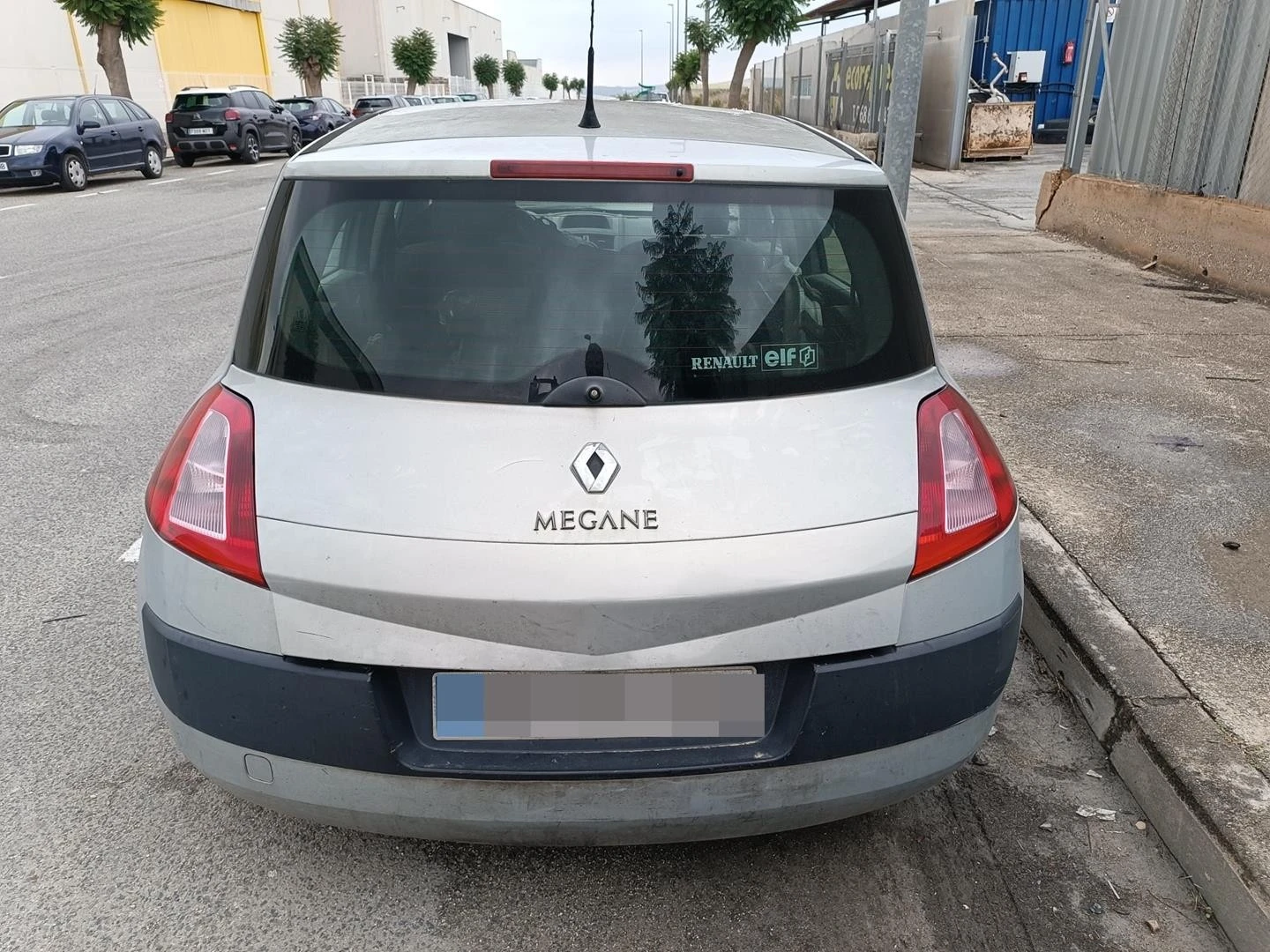 PARA-CHOQUES TRASEIRO RENAULT MEGANE II