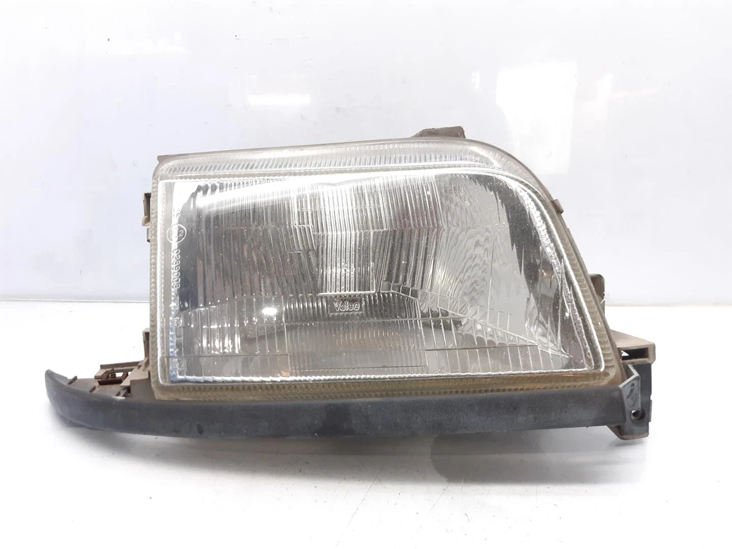 FAROL DIREITO RENAULT CLIO I