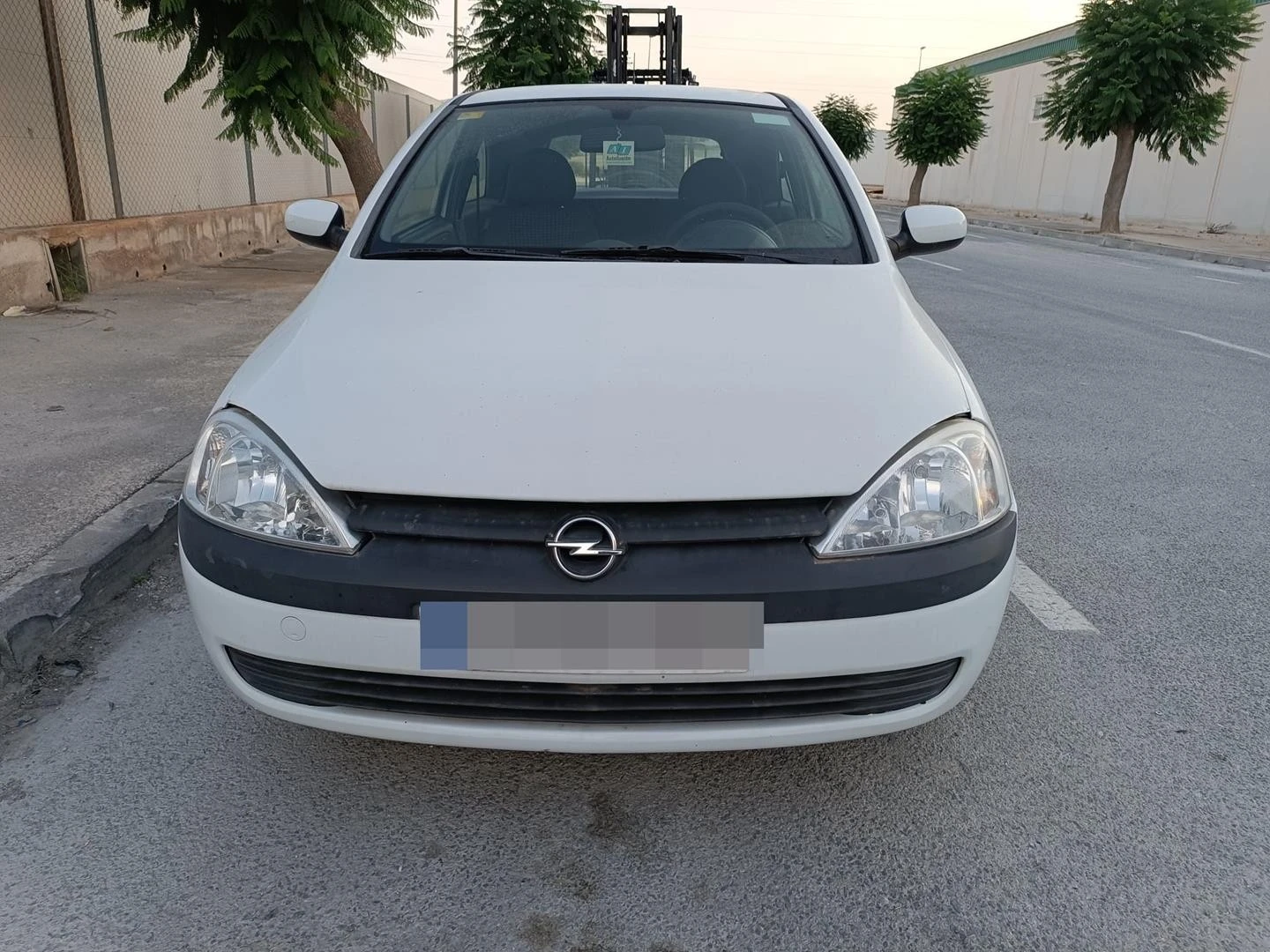 GUARDA-LAMAS FRENTE ESQUERDO OPEL CORSA C