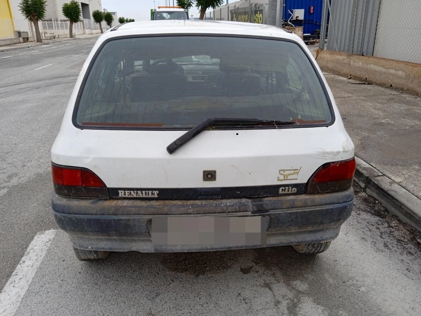 MALA TRASEIRA RENAULT CLIO I