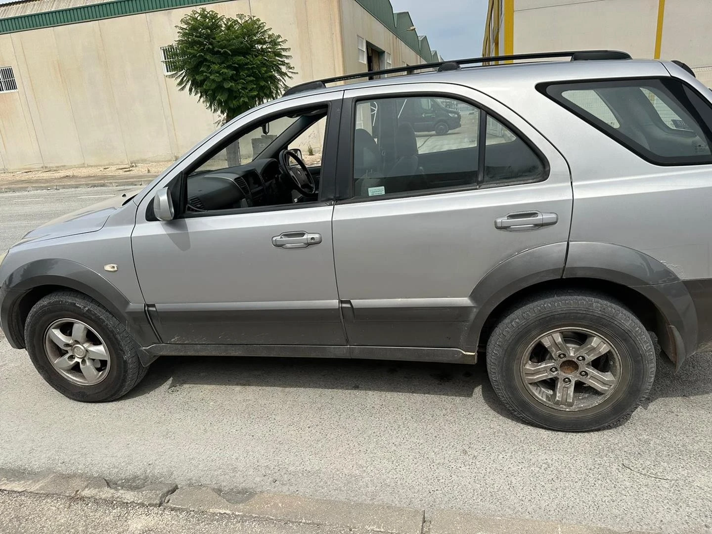 FECHADURA PORTA TRASEIRA ESQUERDA KIA SORENTO I