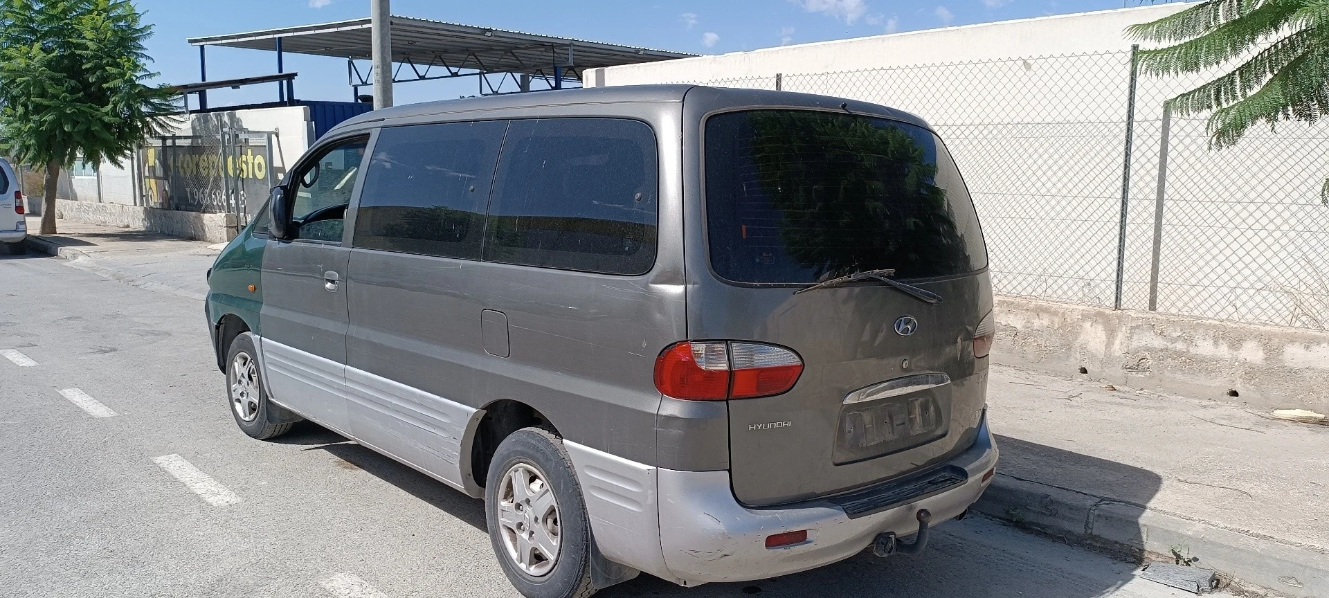 FECHADURA PORTA TRASEIRA DIREITA HYUNDAI H-1 STAREX LIMUSINA