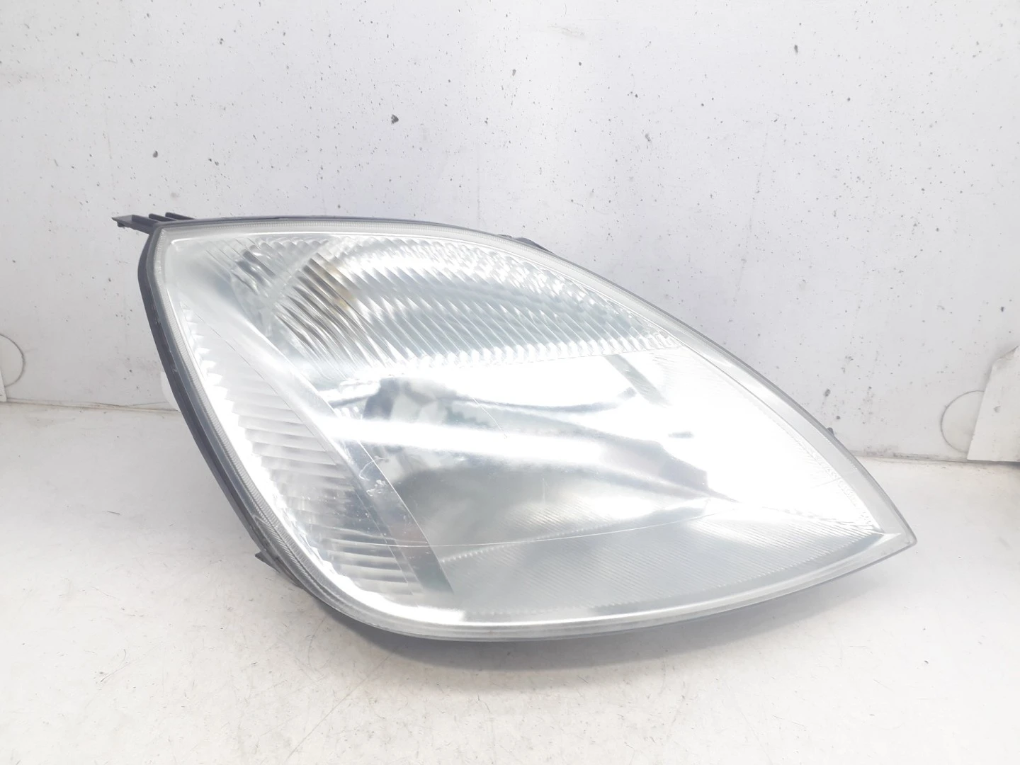 FAROL DIREITO FORD FIESTA V