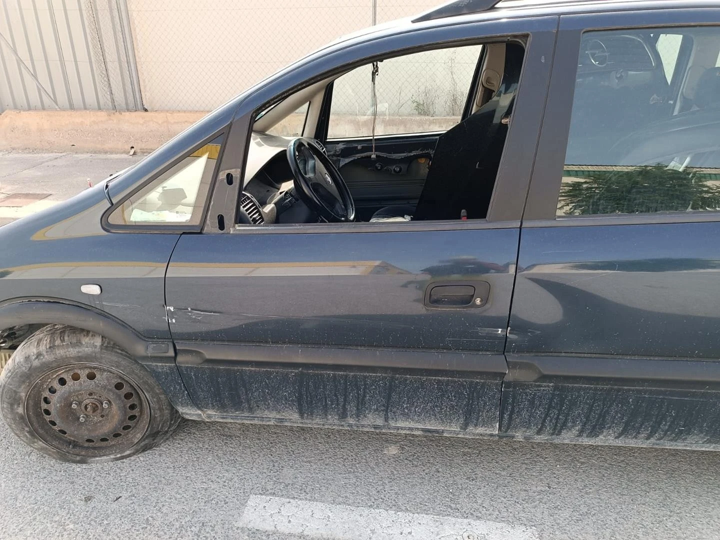 PORTA FRENTE ESQUERDA OPEL ZAFIRA A LIMUSINA