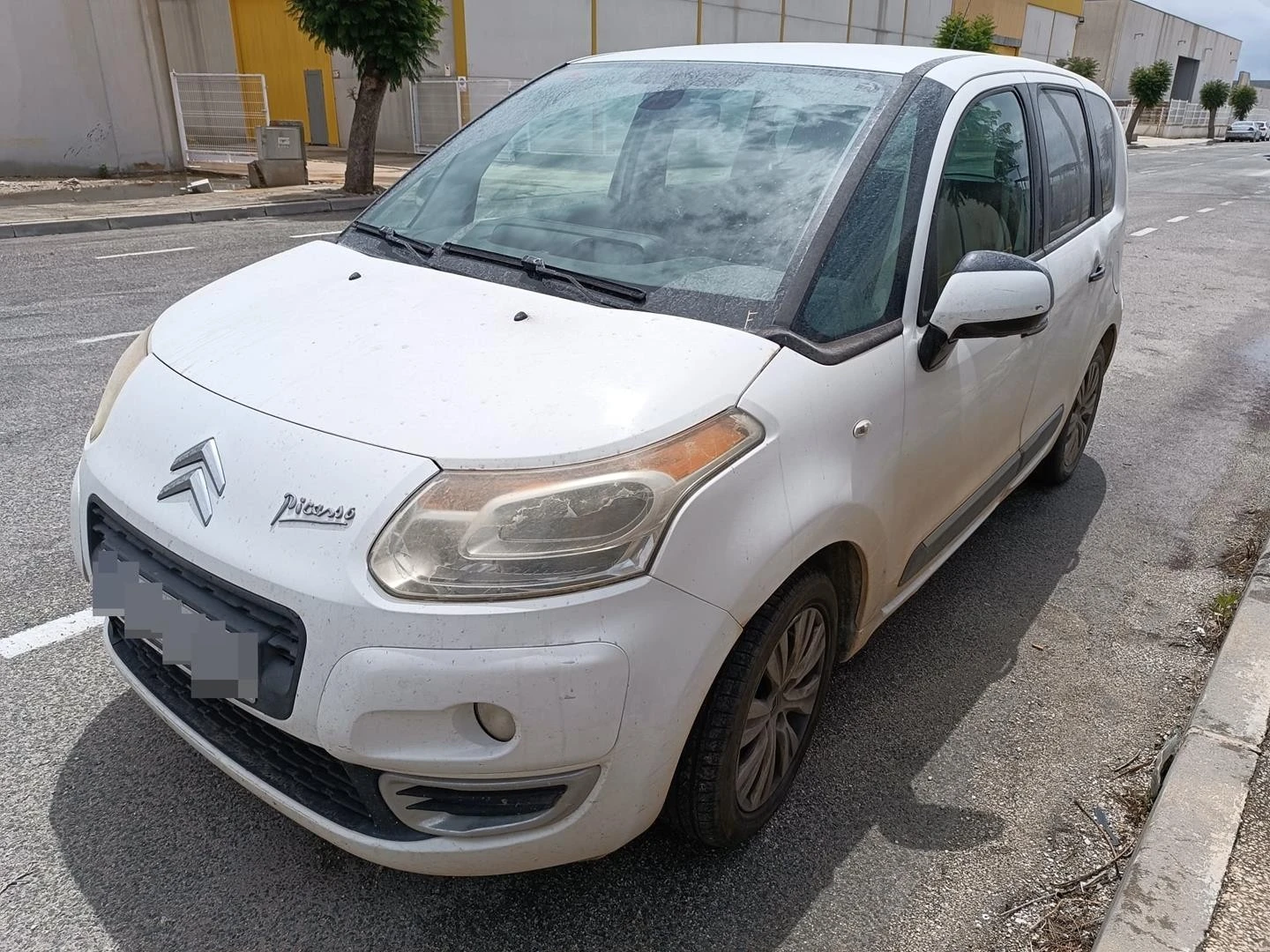 GUARDA-LAMAS FRENTE ESQUERDO CITROЁN C3 PICASSO