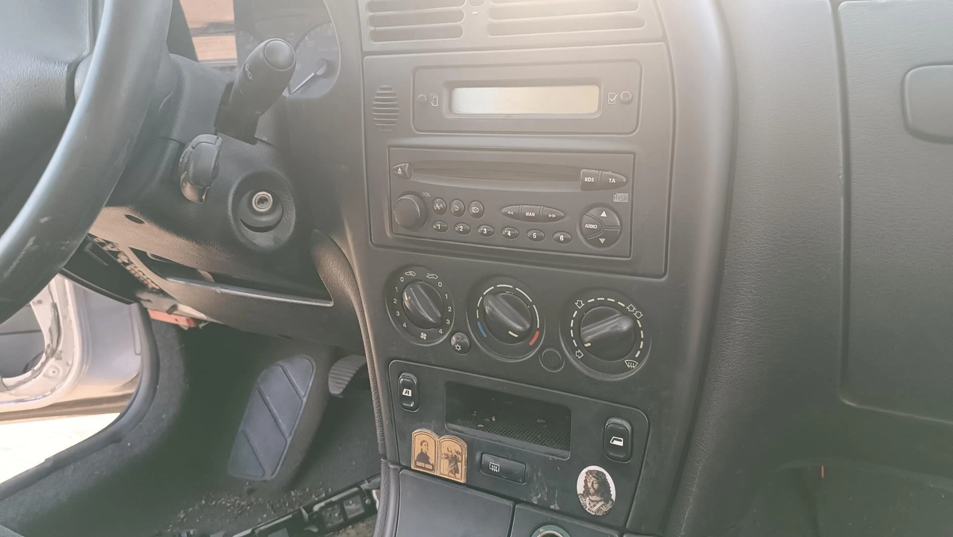 SISTEMA DE ÁUDIO RÁDIO CD CITROЁN XSARA