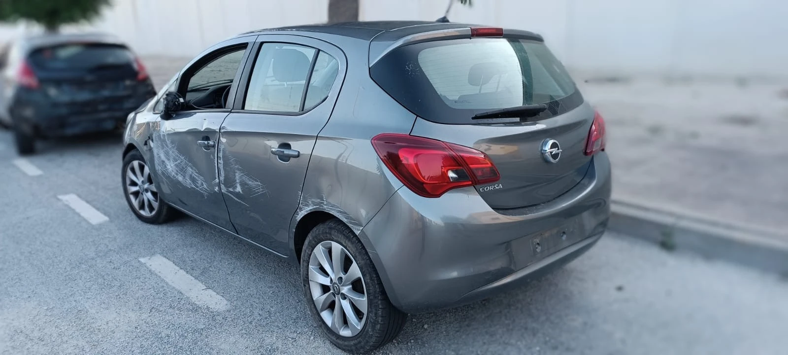 FECHADURA DE PORTA MALA OPEL CORSA E