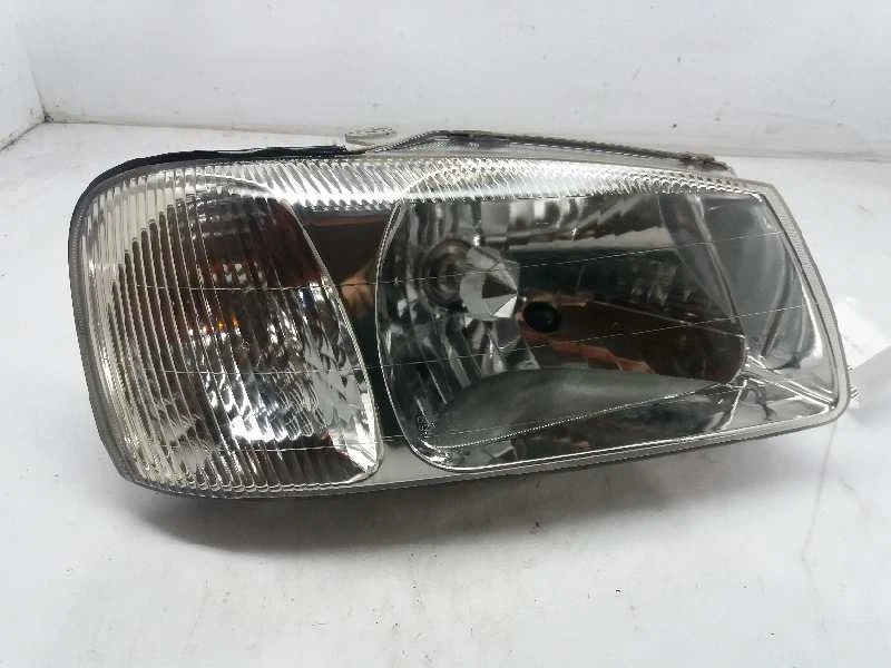 FAROL DIREITO HYUNDAI ACCENT II