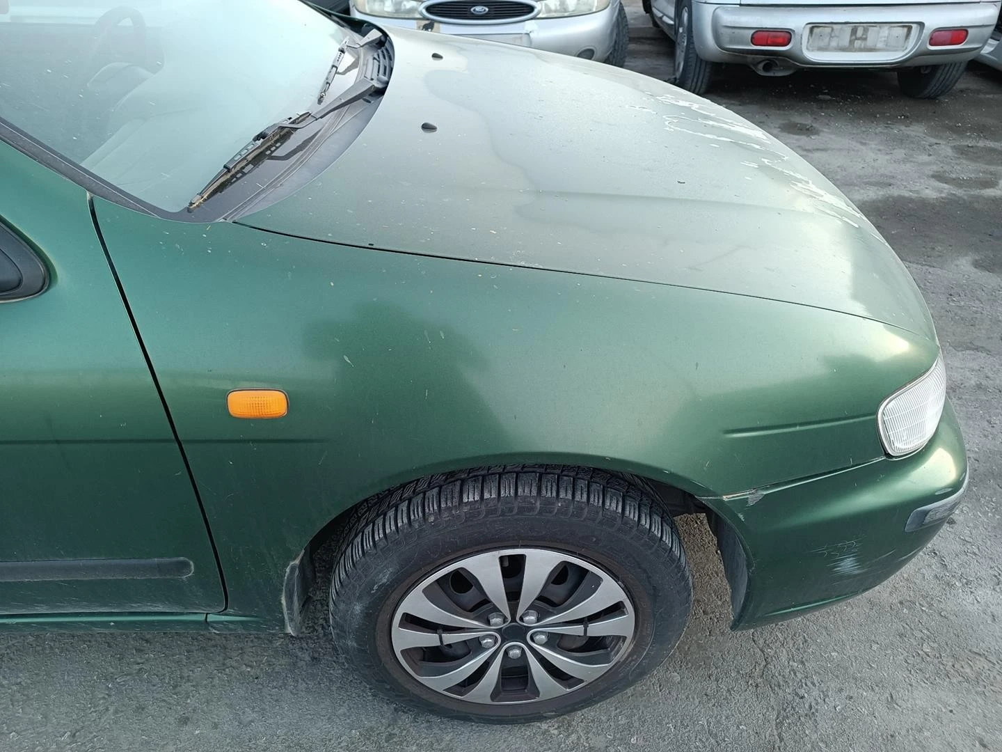 GUARDA-LAMAS FRENTE DIREITO NISSAN ALMERA I