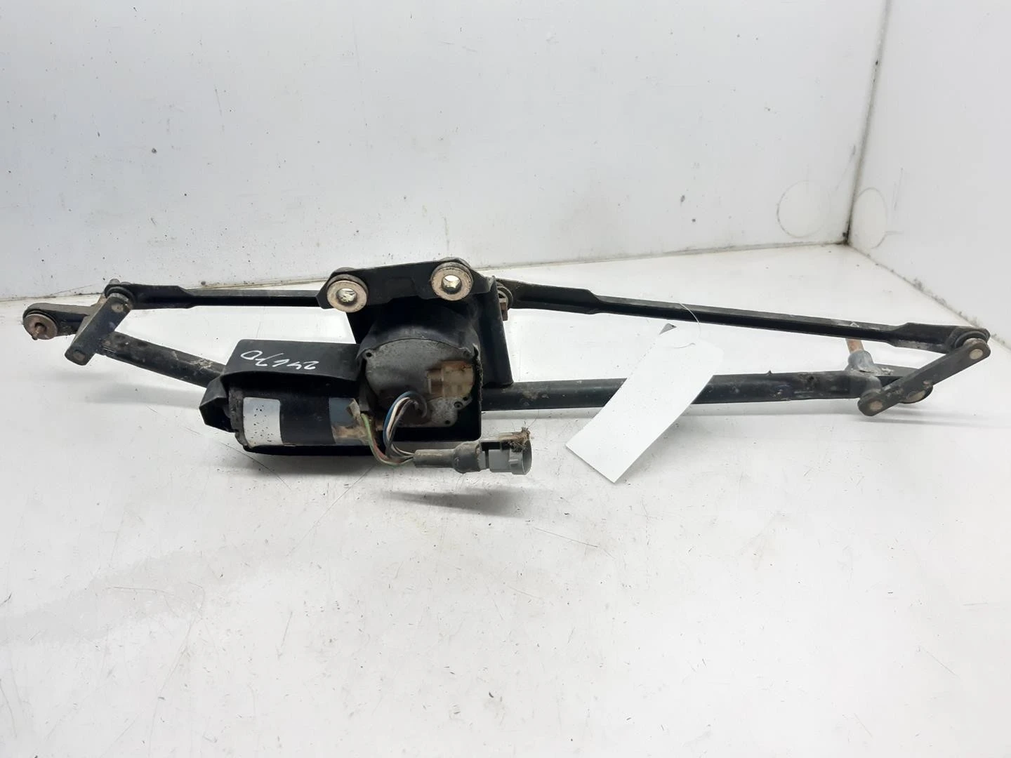 MOTOR LIMPA-VIDROS FRONTAL RENAULT CLIO I