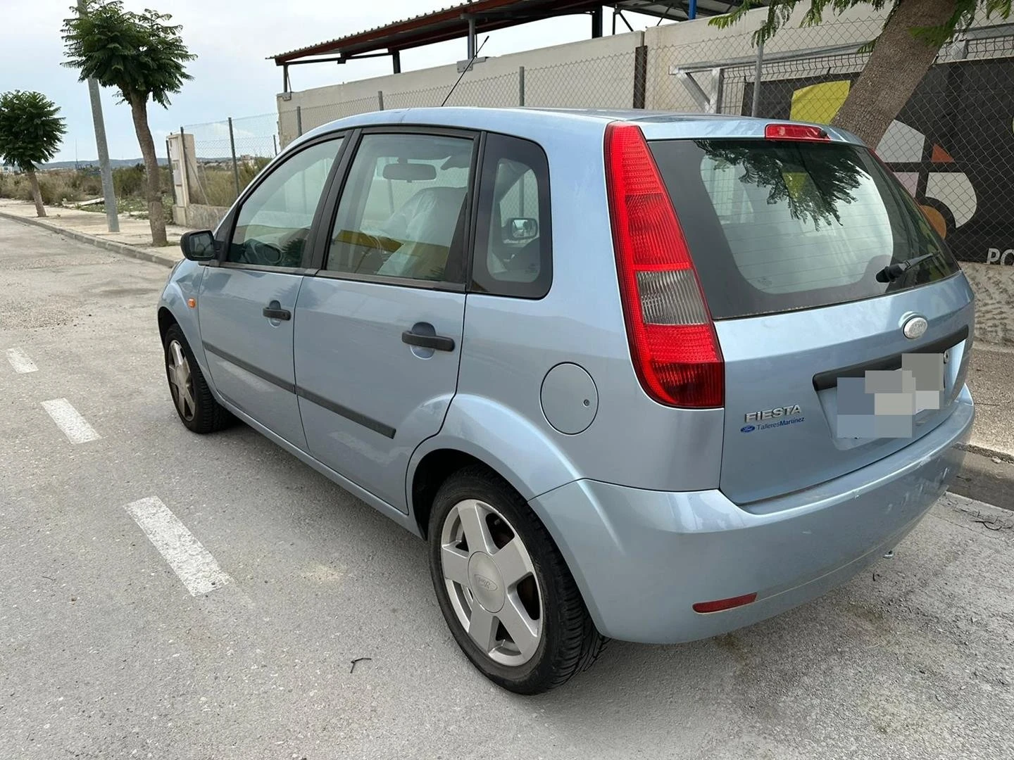 FAROLIM TRASEIRO DIREITO FORD FIESTA V