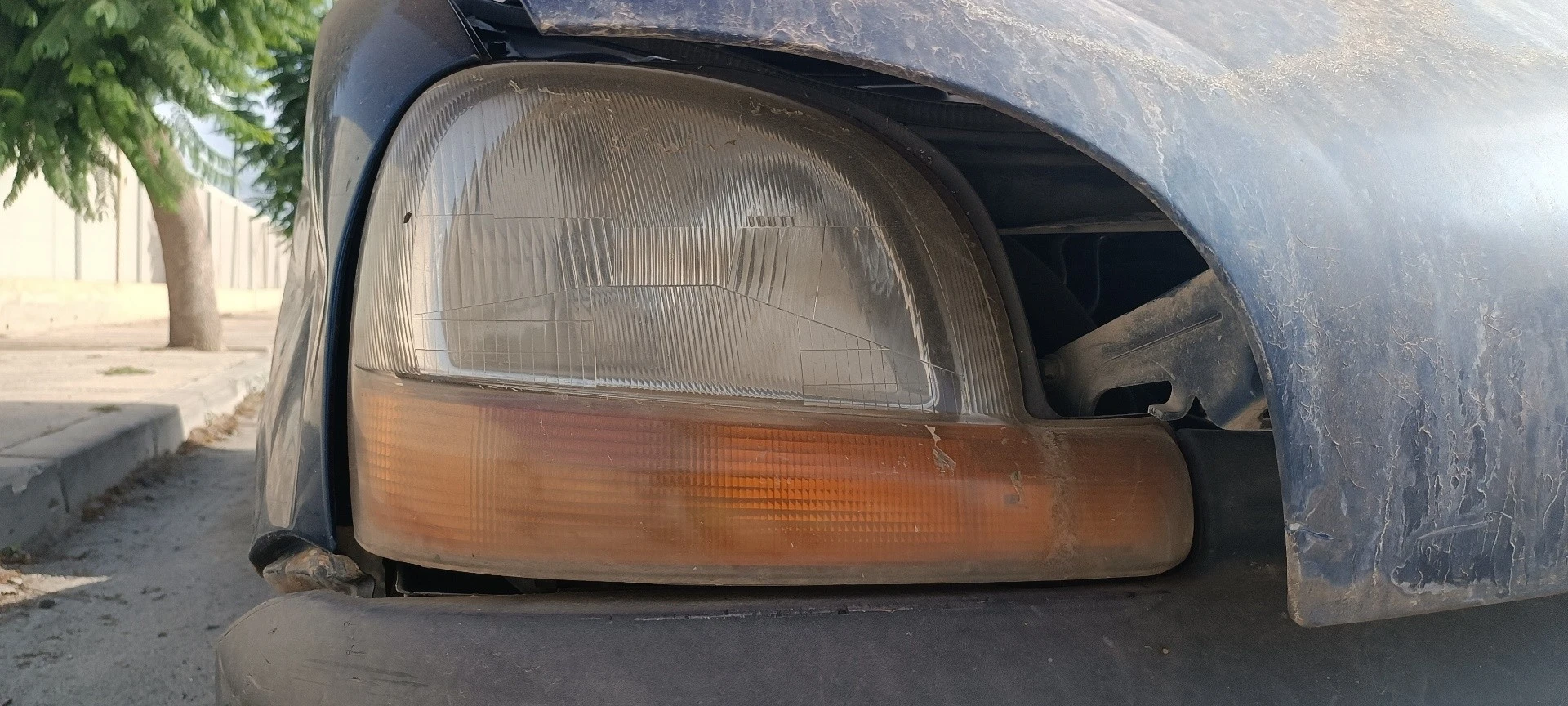 FAROL DIREITO RENAULT KANGOO