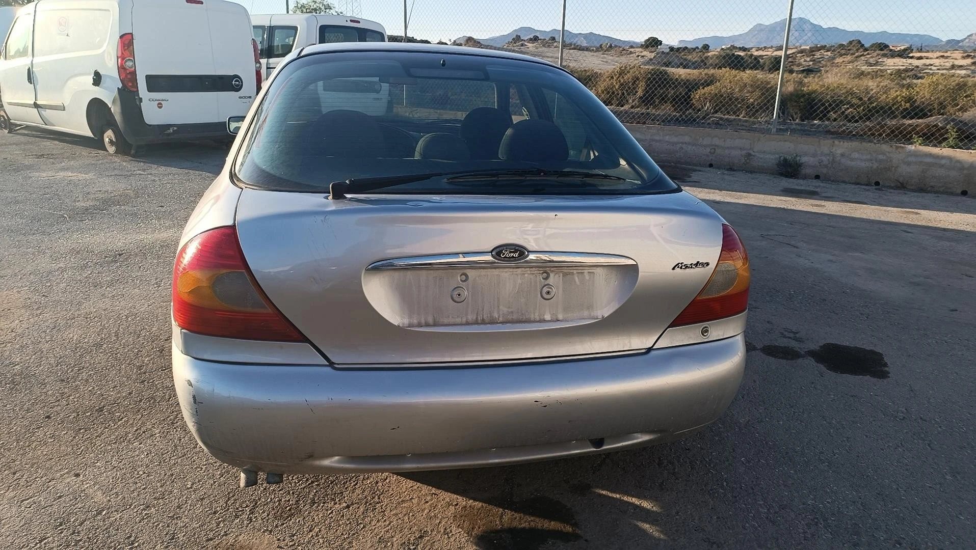 FECHADURA DE PORTA MALA FORD MONDEO II SEDÁN