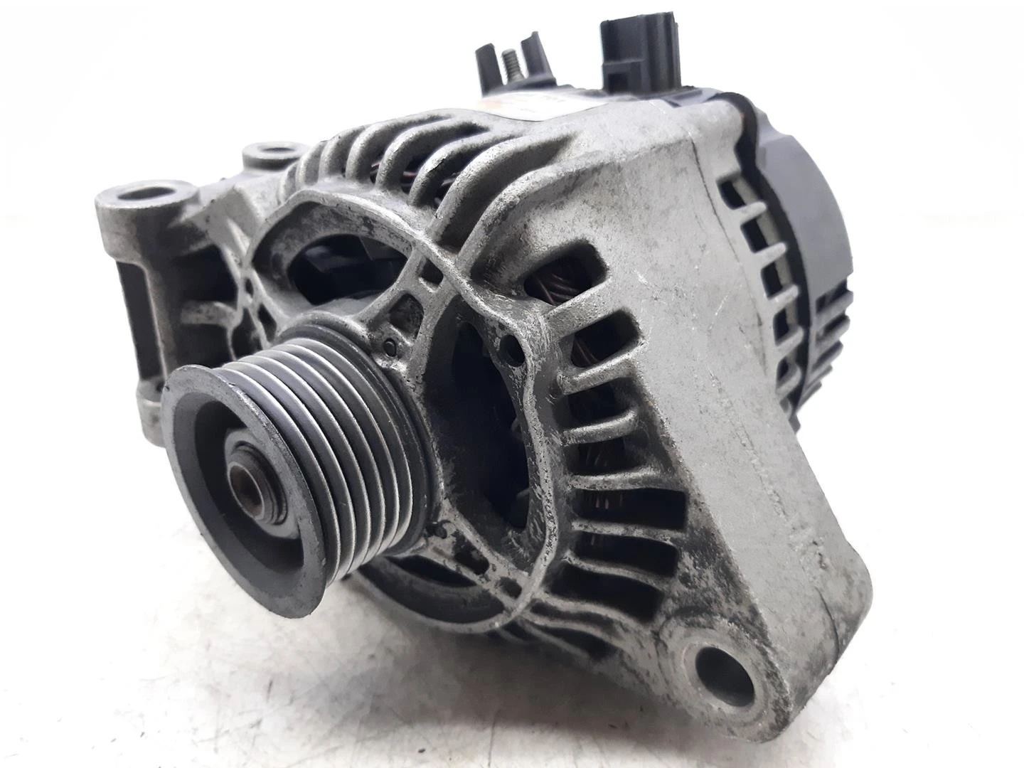 ALTERNADOR FORD FOCUS SEDÁN