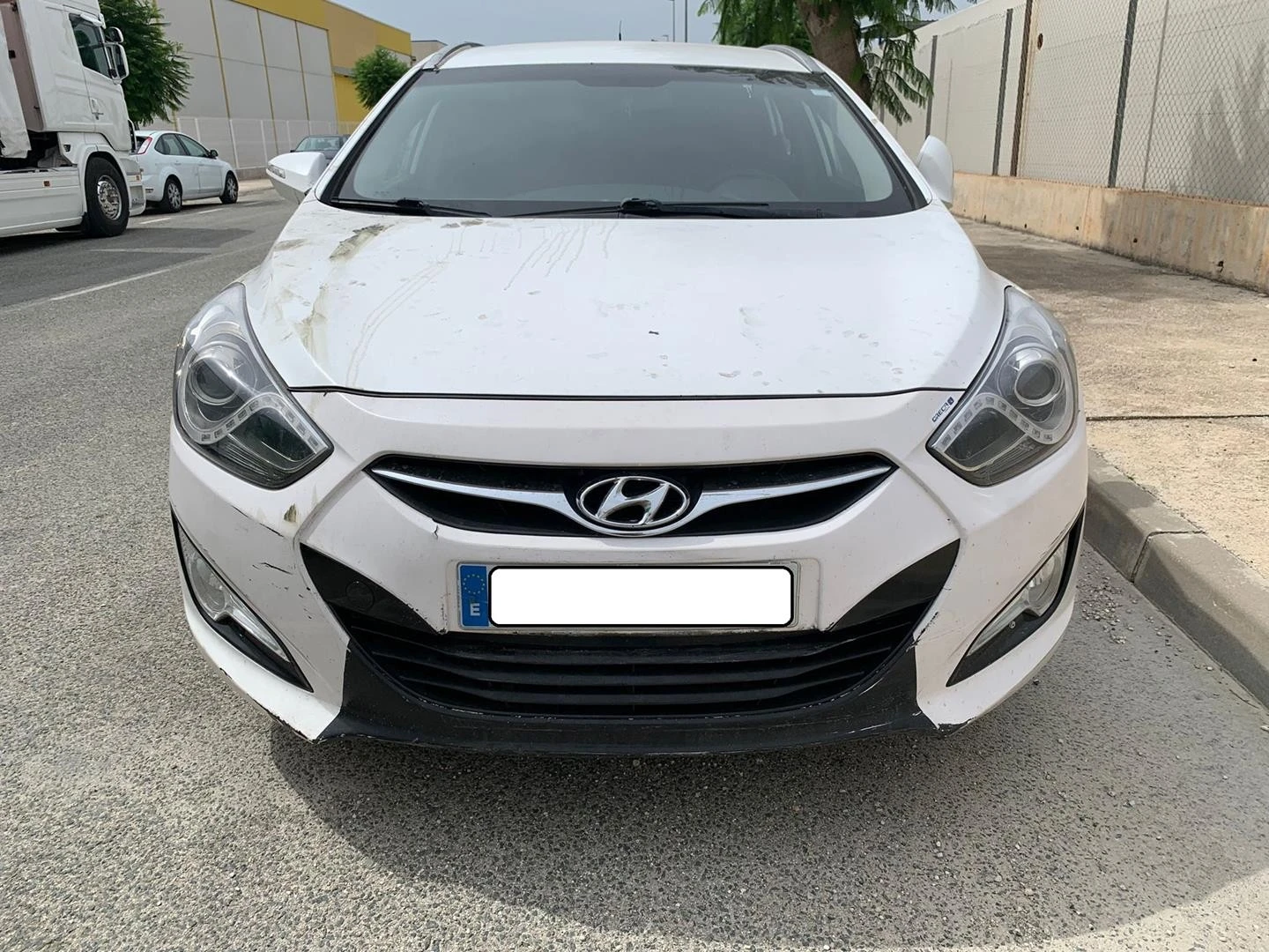 GUARDA-LAMAS FRENTE ESQUERDO HYUNDAI I40