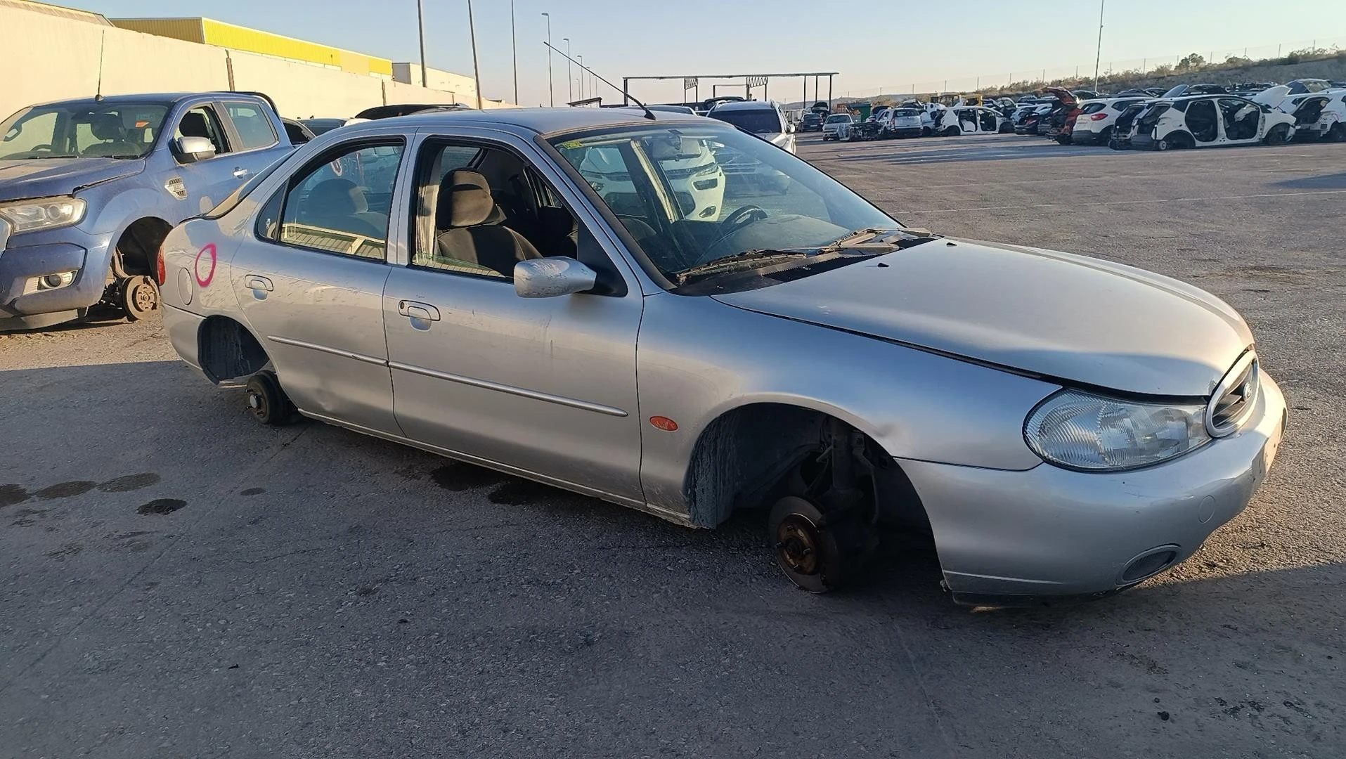 AMORTECEDOR TRASEIRO ESQUERDO FORD MONDEO II SEDÁN