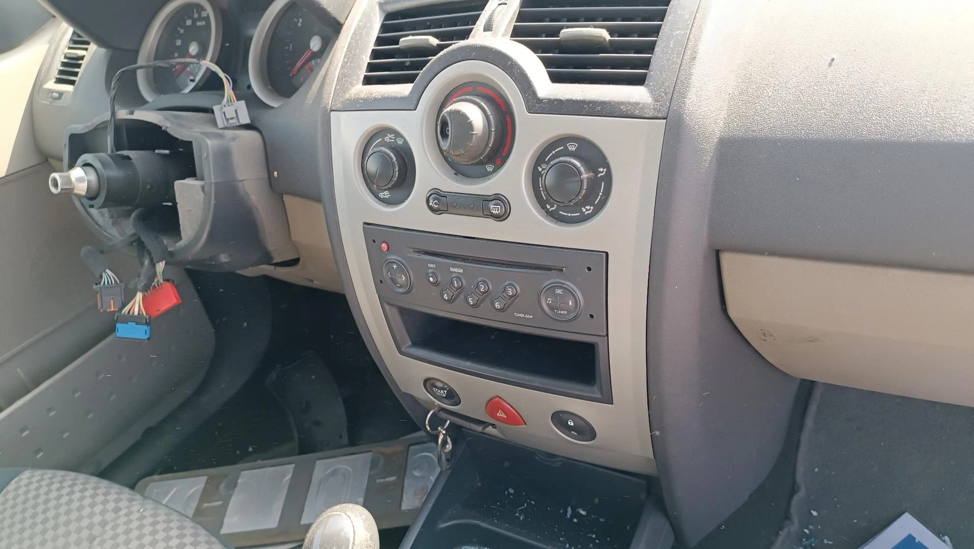 SISTEMA DE ÁUDIO RÁDIO CD RENAULT MEGANE II