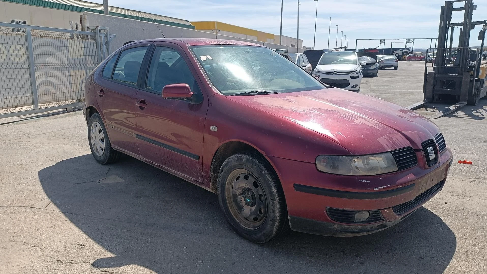 FAROL ESQUERDO SEAT LEON