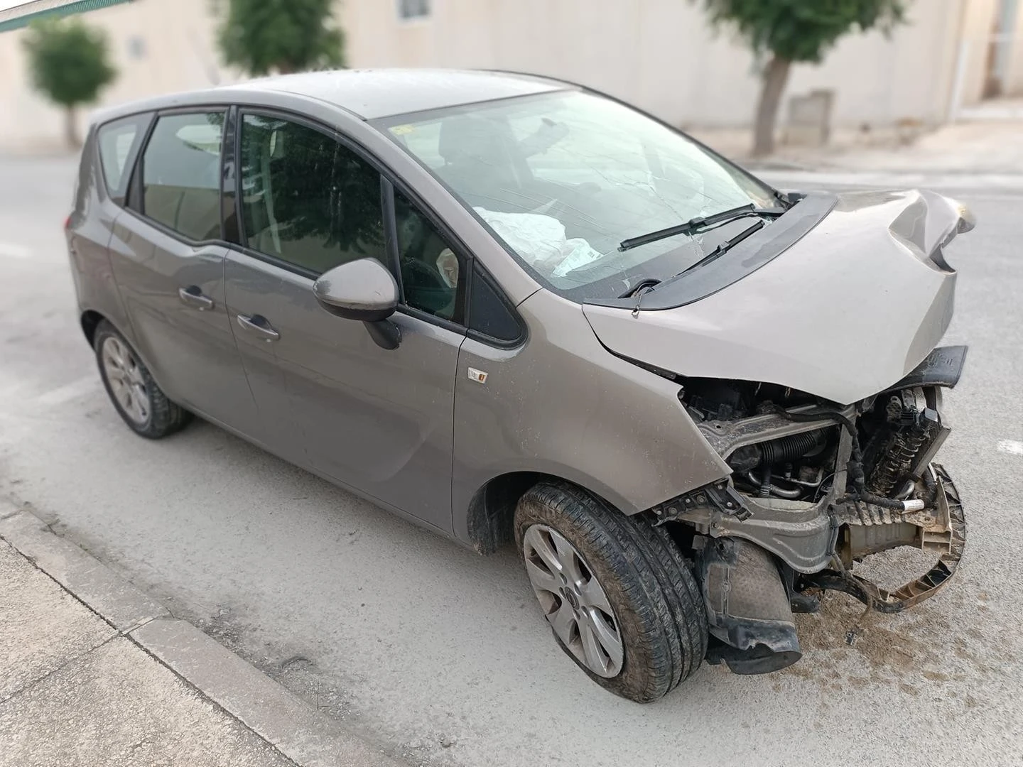 GUARDA-LAMAS FRENTE DIREITO OPEL MERIVA B LIMUSINA