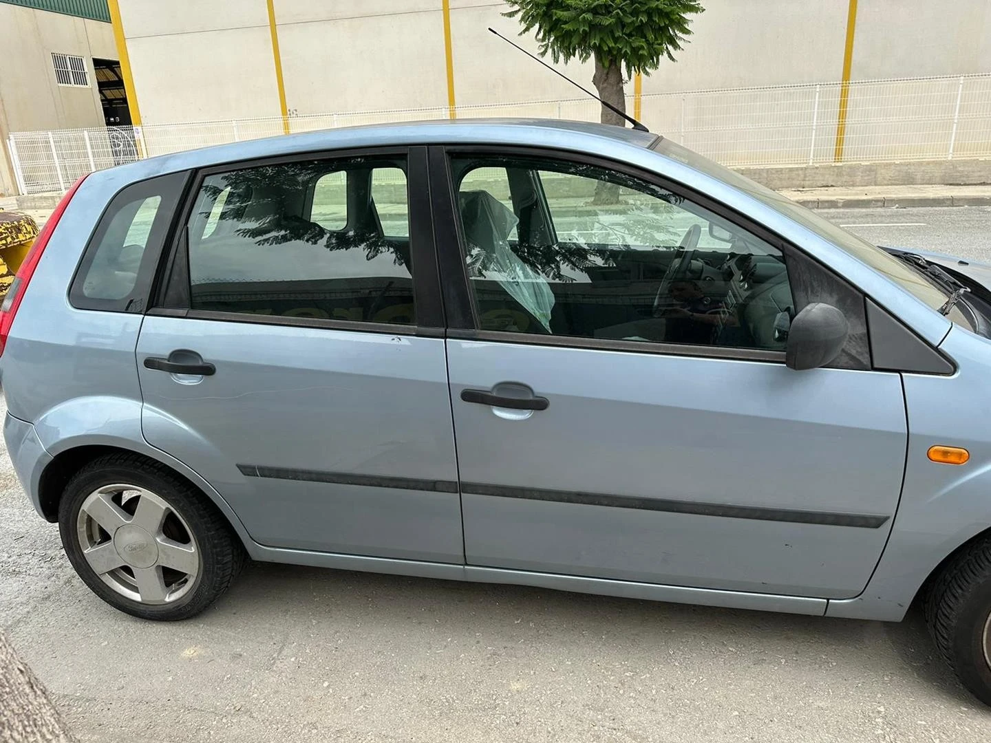 FECHADURA PORTA TRASEIRA DIREITA FORD FIESTA V