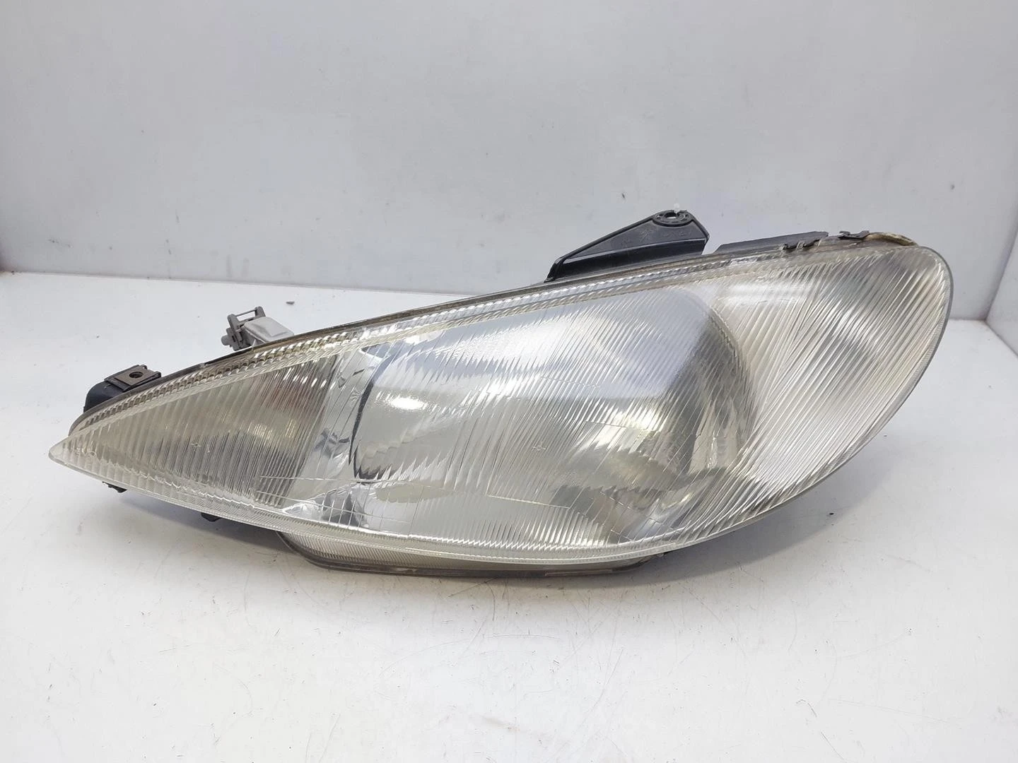 FAROL ESQUERDO PEUGEOT 206 FASTBACK