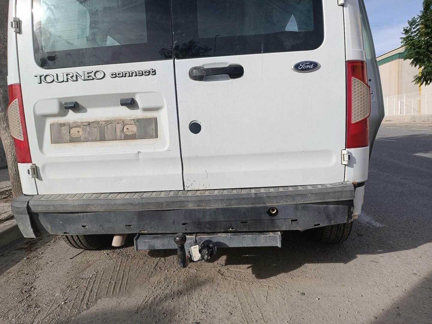 PARA-CHOQUES TRASEIRO FORD TRANSIT CONNECT