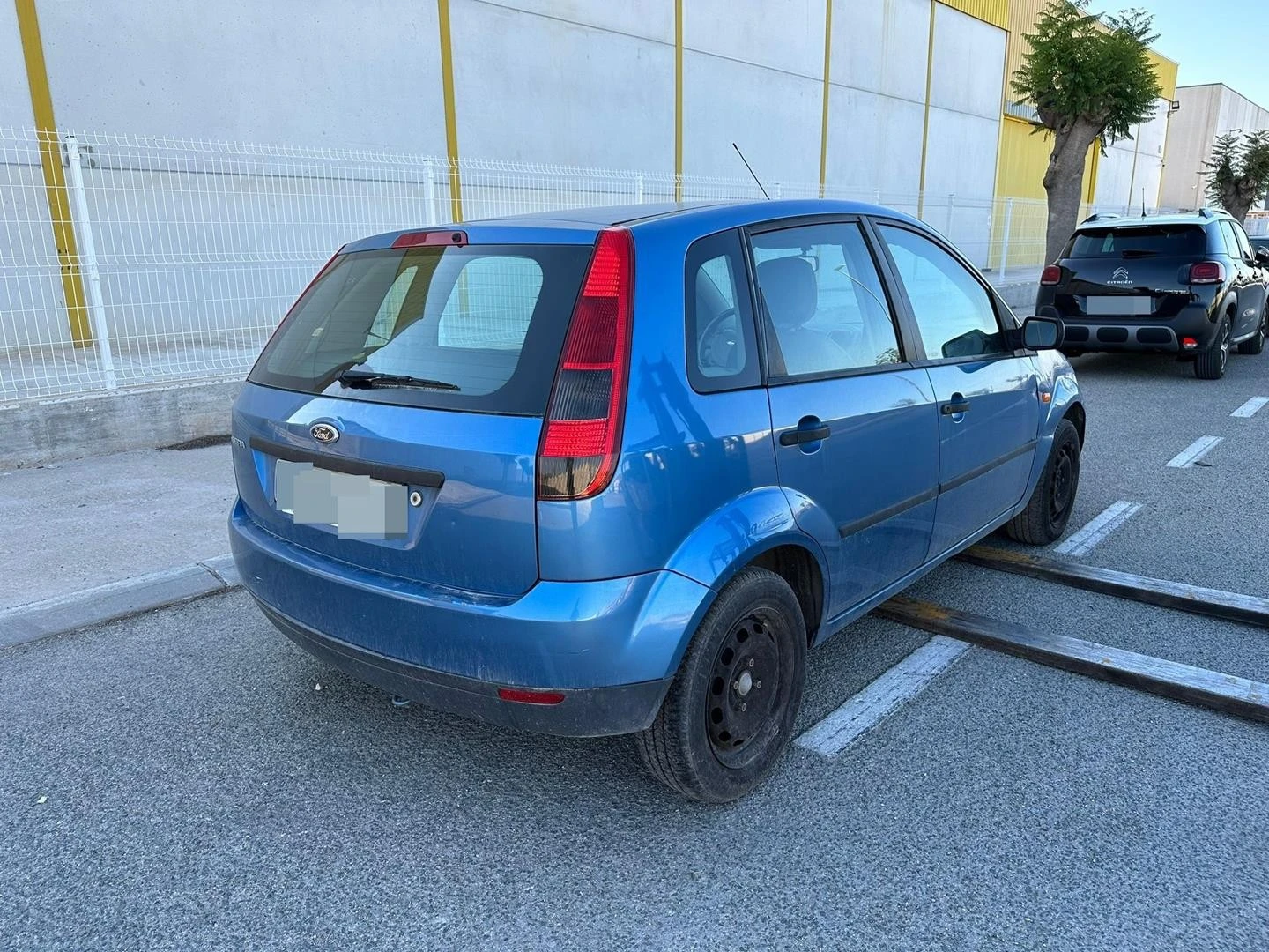 FECHADURA DE PORTA MALA FORD FIESTA V