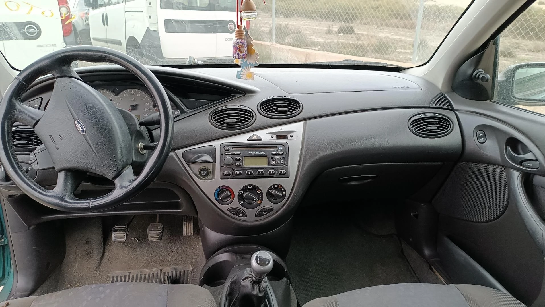 VOLANTE FORD FOCUS SEDÁN