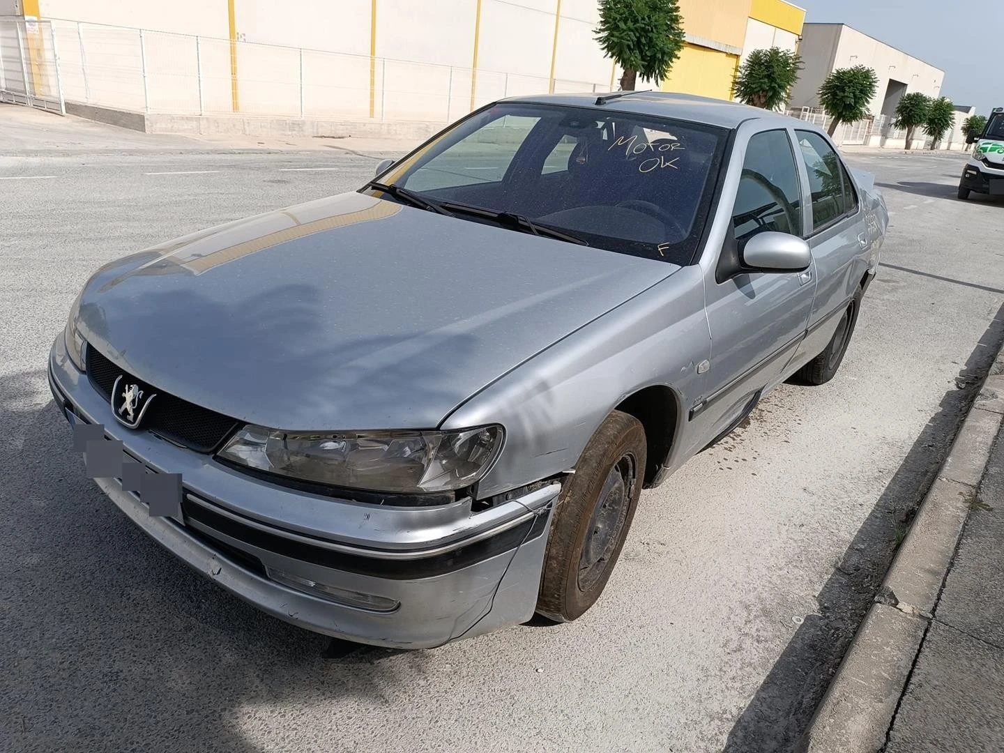 GUARDA-LAMAS FRENTE ESQUERDO PEUGEOT 406