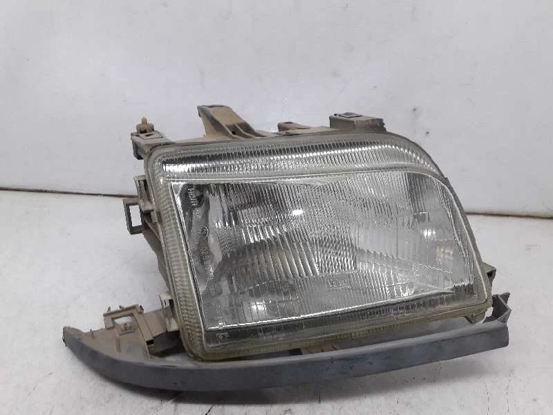 FAROL DIREITO RENAULT CLIO I