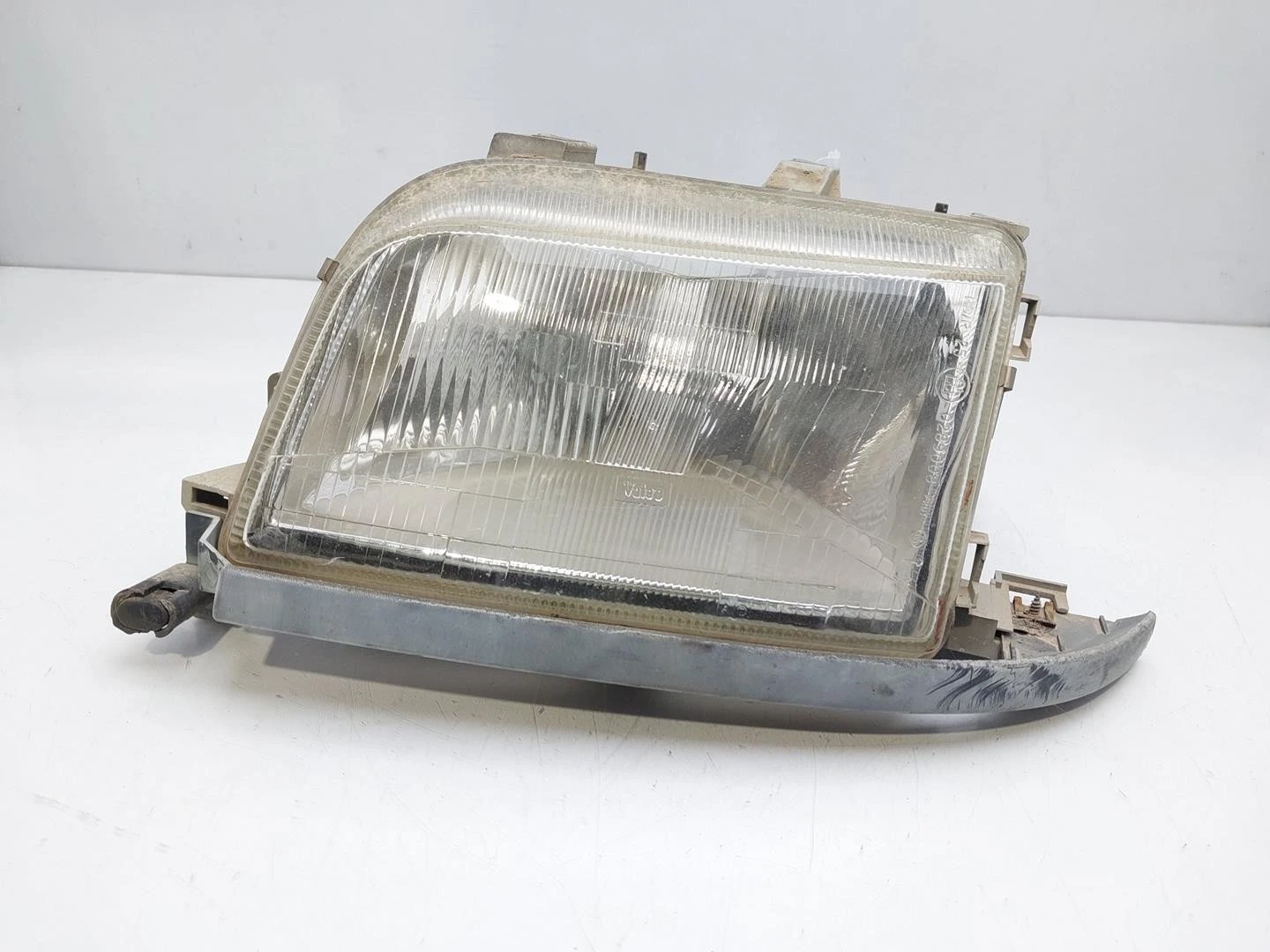 FAROL DIREITO RENAULT CLIO I