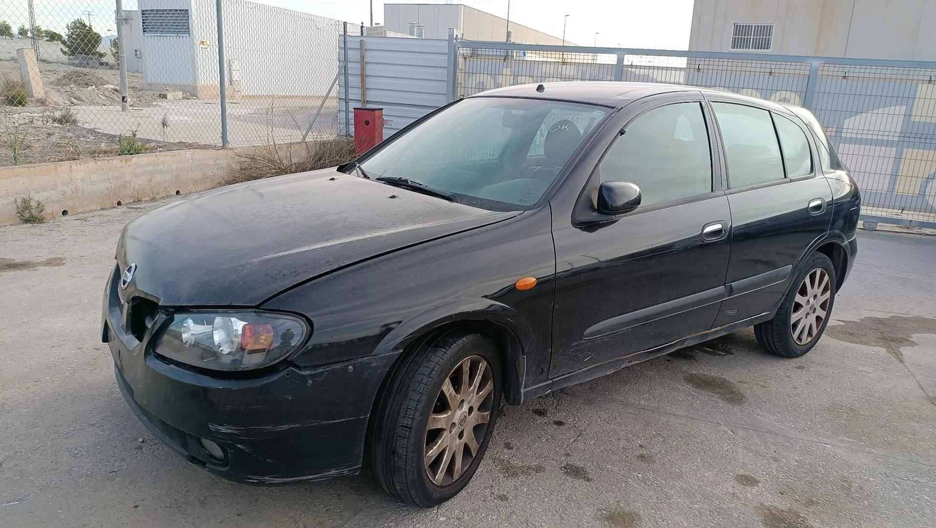 FECHADURA DE PORTA MALA NISSAN ALMERA II