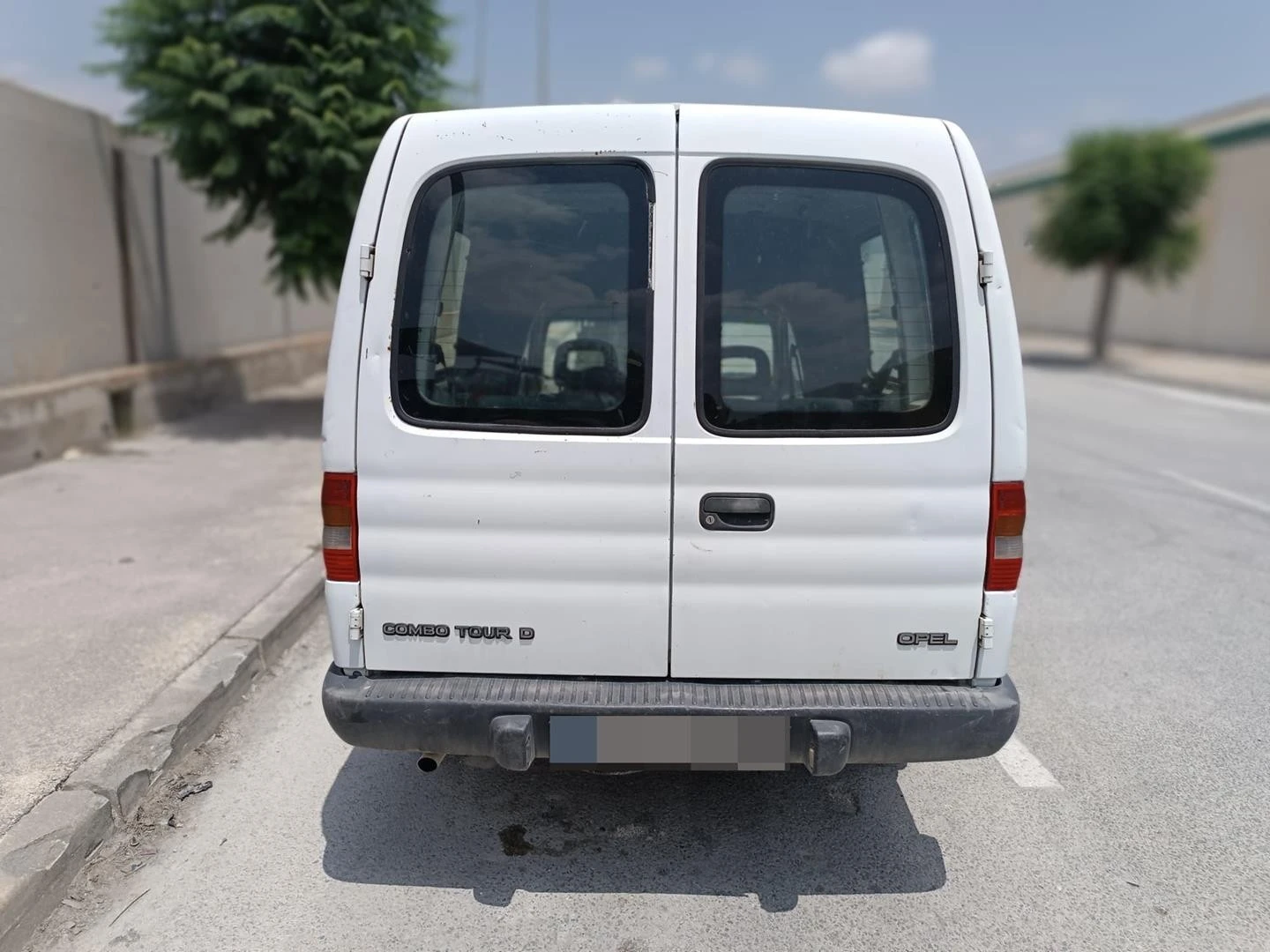 FECHADURA DE PORTA MALA OPEL COMBO