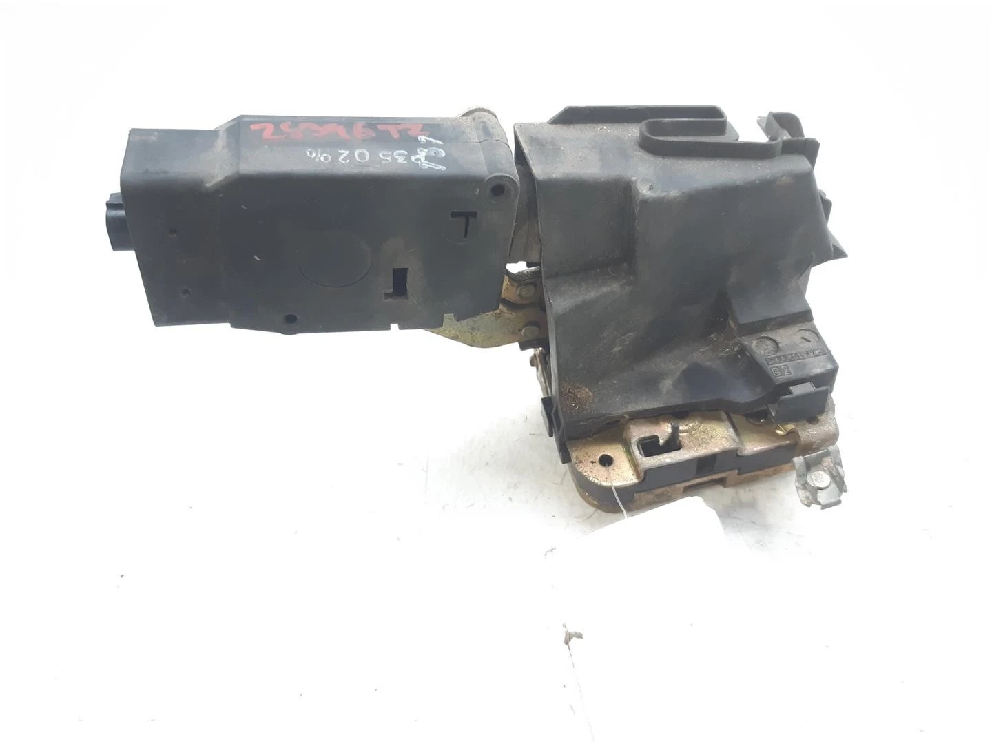 FECHADURA PORTA TRASEIRA ESQUERDA VOLVO S40 I