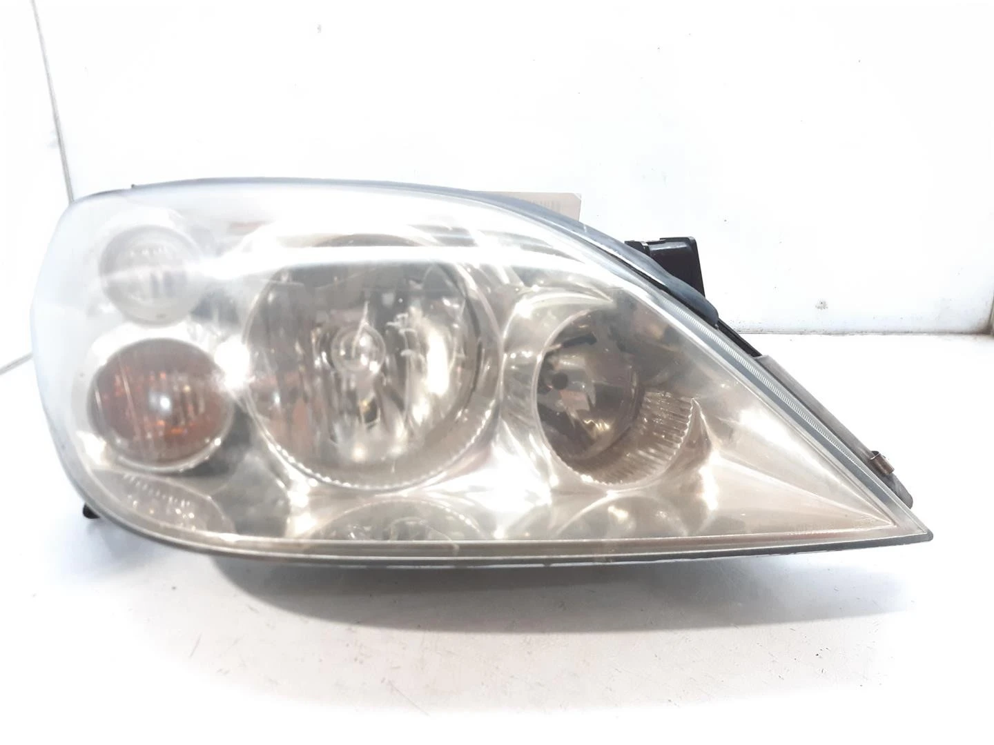 FAROL DIREITO NISSAN PRIMERA HATCHBACK