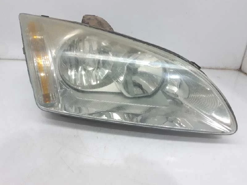 FAROL DIREITO FORD FOCUS II