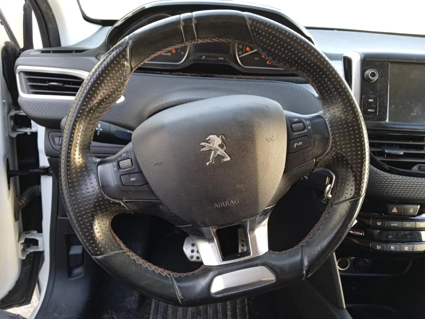 VOLANTE PEUGEOT 208