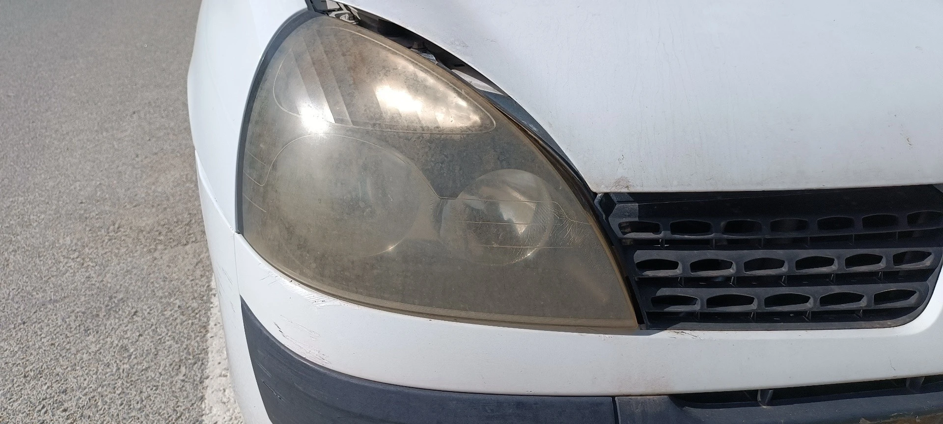 FAROL DIREITO RENAULT CLIO II