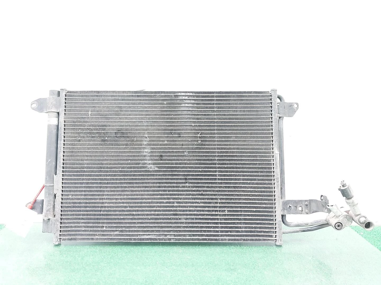 CONDENSADOR DE RADIADOR DE AR CONDICIONADO SKODA OCTAVIA II