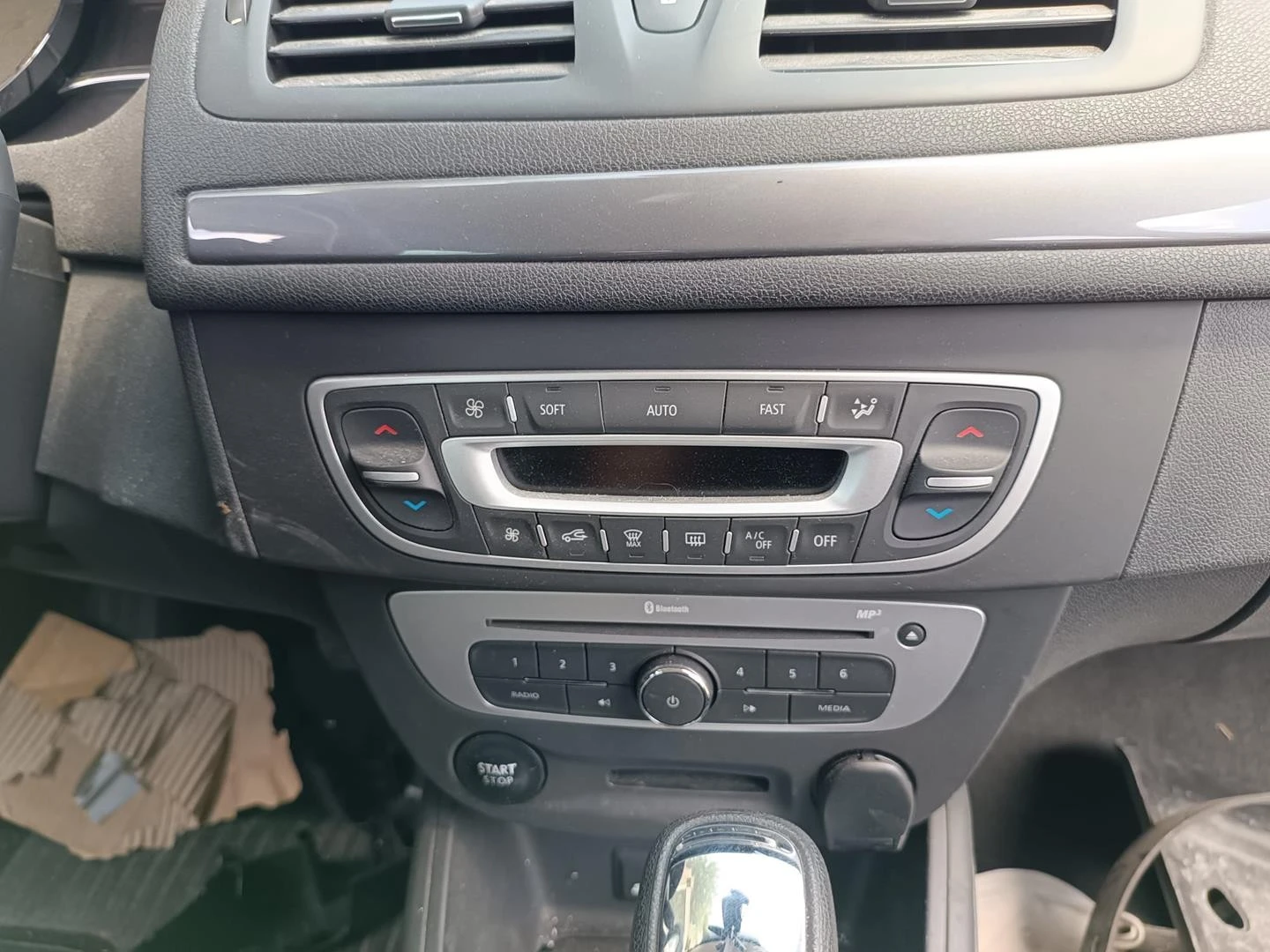 SISTEMA DE ÁUDIO RÁDIO CD RENAULT MEGANE IV FASTBACK