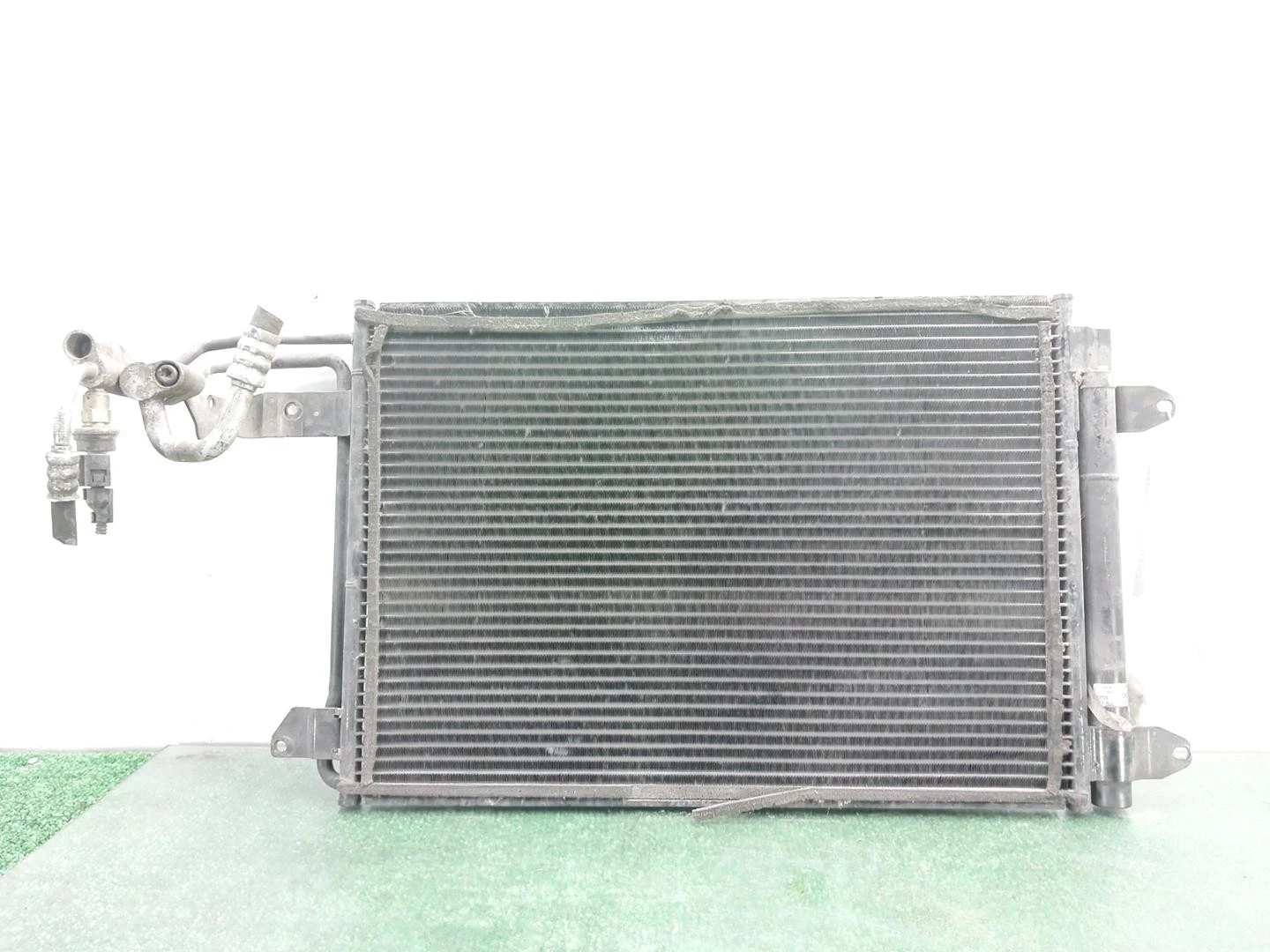 CONDENSADOR DE RADIADOR DE AR CONDICIONADO VW JETTA III