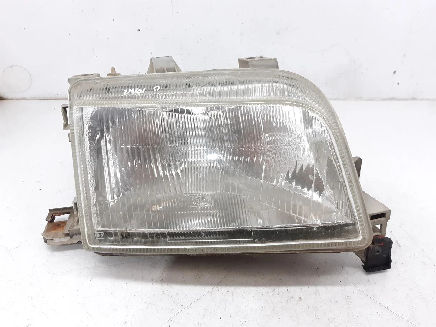 FAROL DIREITO RENAULT CLIO I