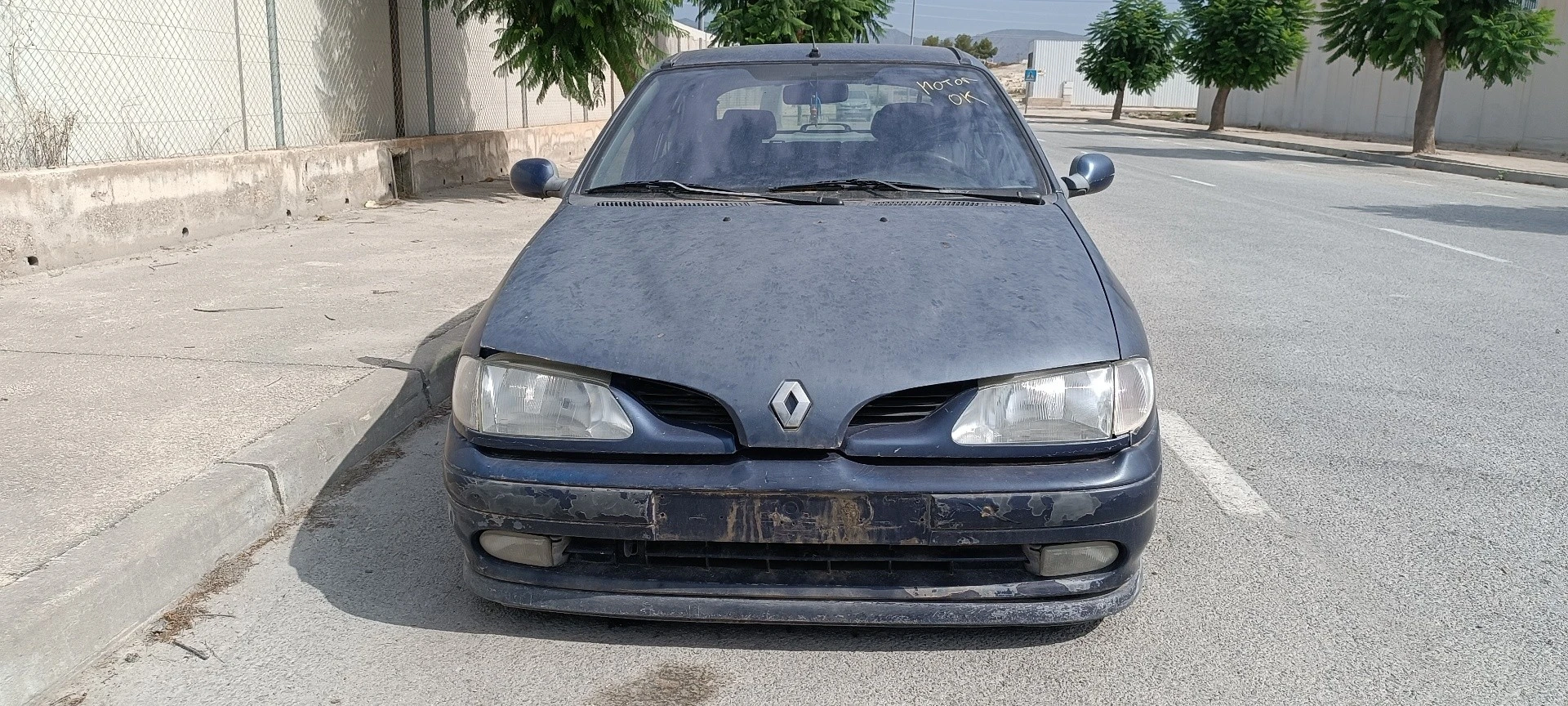 FAROL DE NEVOEIRO ESQUERDO RENAULT MEGANE I CLASSIC