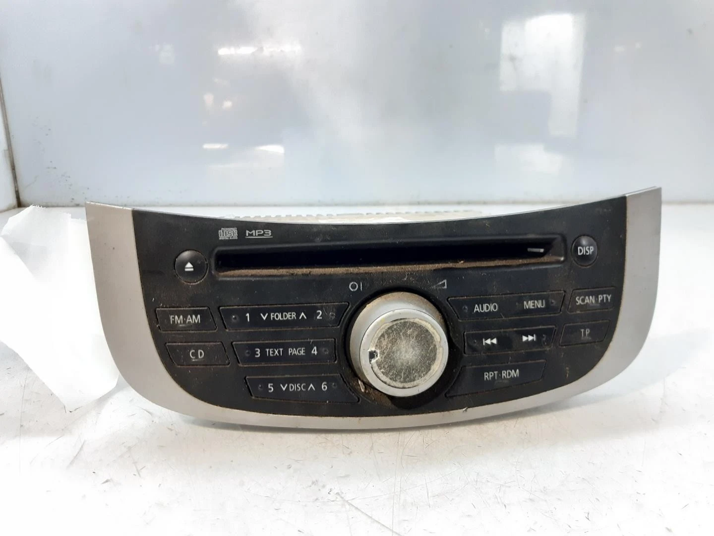 SISTEMA DE ÁUDIO RÁDIO CD MITSUBISHI GRANDIS