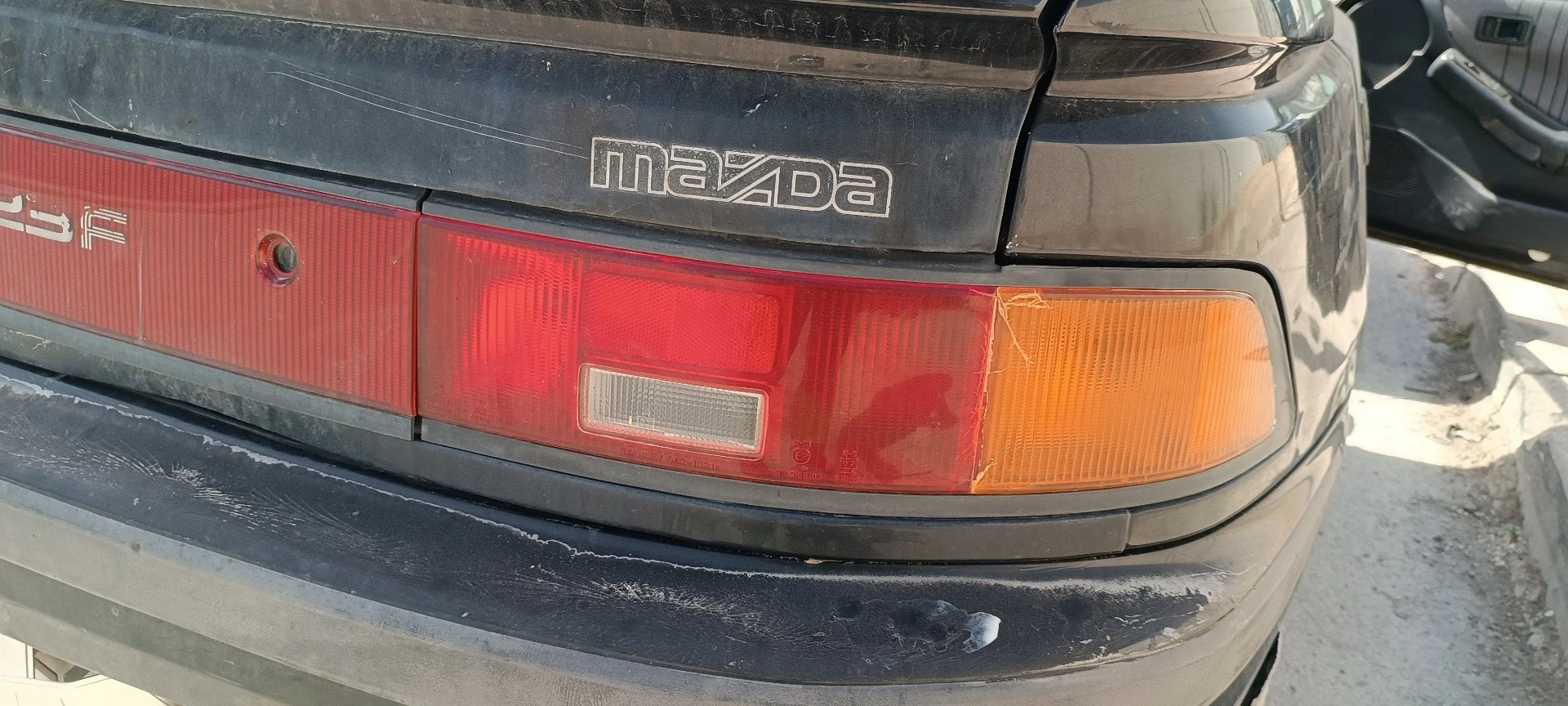 FAROLIM TRASEIRO DIREITO MAZDA 323 C IV