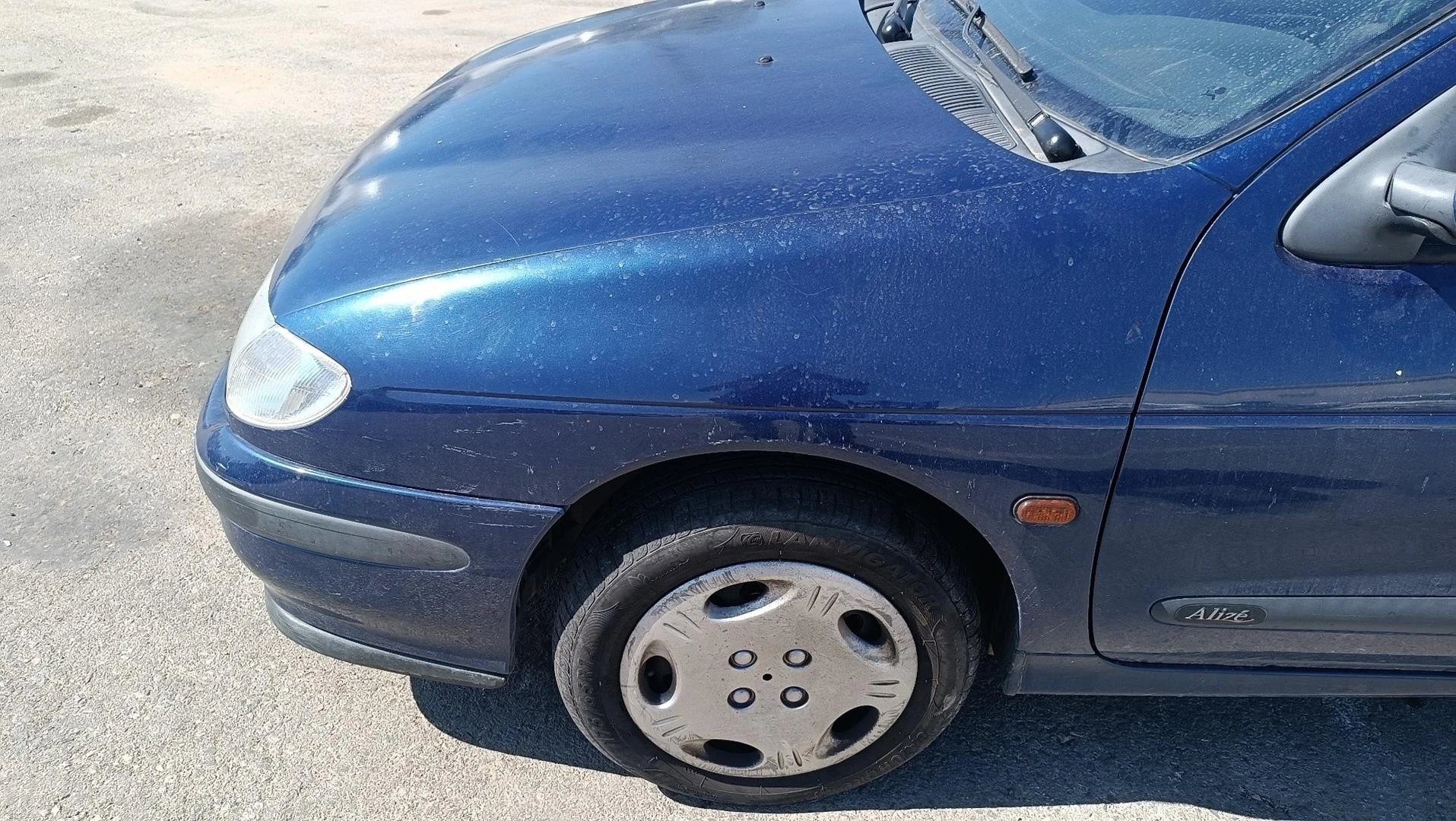 GUARDA-LAMAS FRENTE ESQUERDO RENAULT MEGANE I CLASSIC